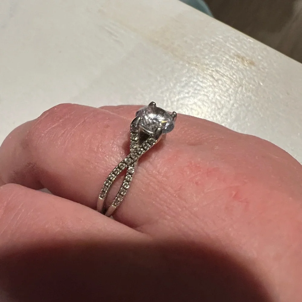 Twisted Pavé Sterling Silver Ring 💍 - Picture 2 of 7